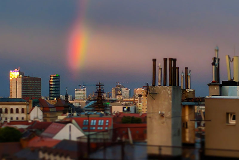 Bratislava, Dachlandschaft bei Regen