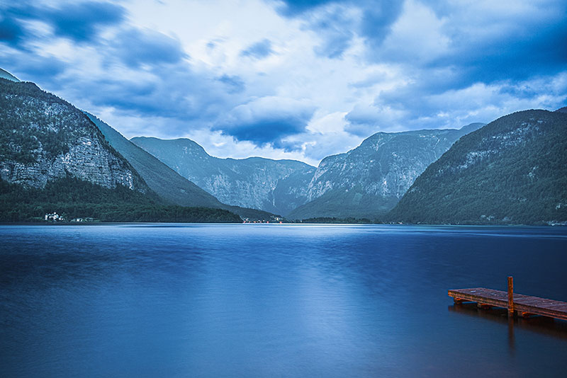 Blick auf den Traunsee in Abenddämmerung